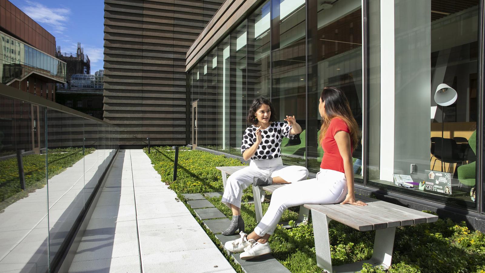 学生 on milstein balcony